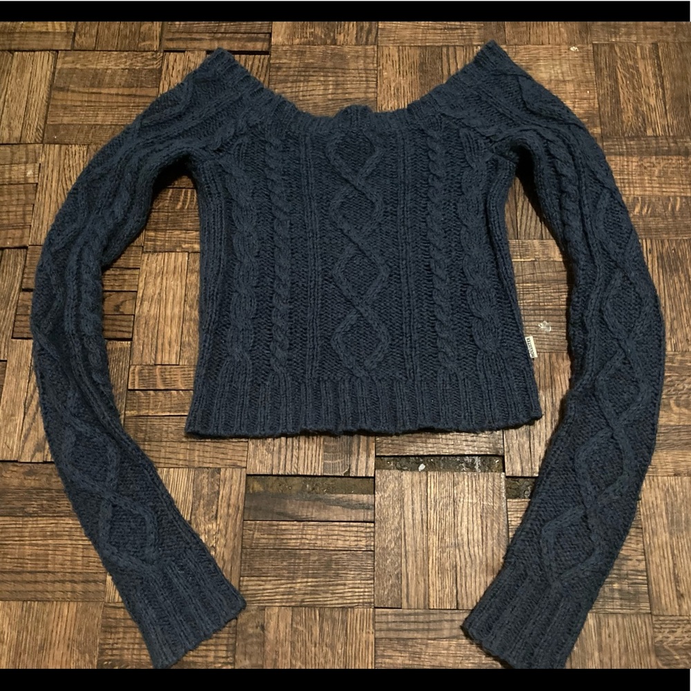 Hollister Women’s Crop Sweater
